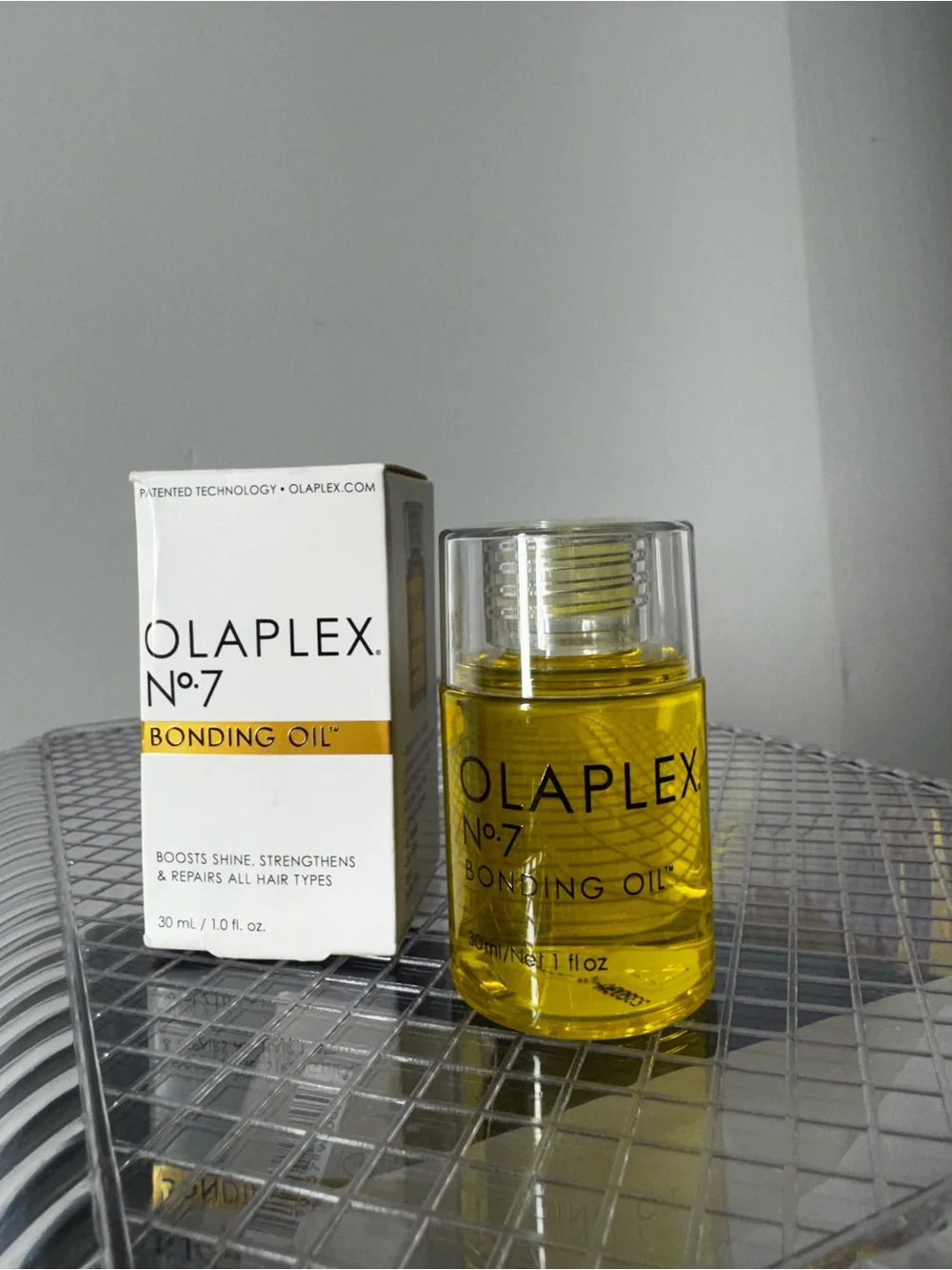 OLAPLEX No.7 Bonding Oil - Yellow and White Packaging